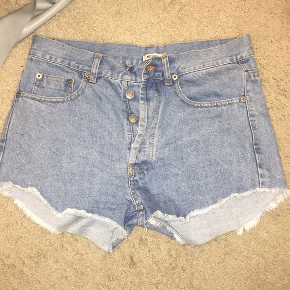 Brandy Melville Pants - PERFECT CONDITION BRANDY MELVILLE JEAN SHORT